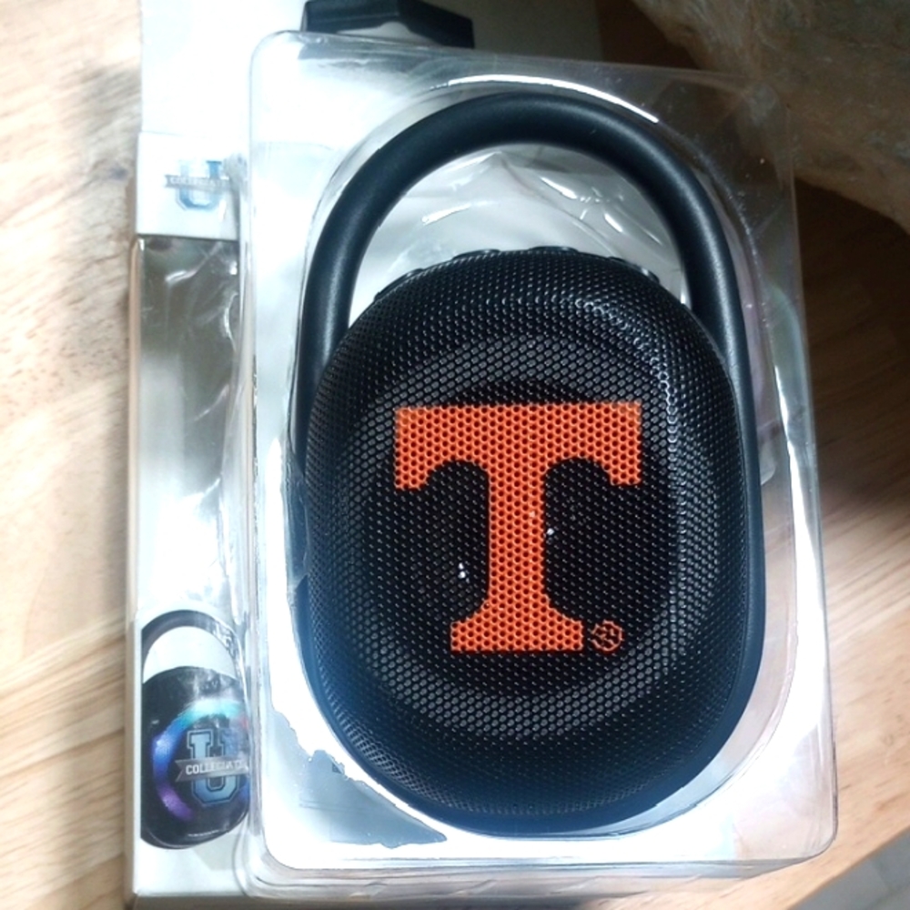 Tennessee Vols Black and Orange wireless speaker w/ led lights